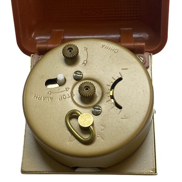 Vintage Westclox Travel Alarm Clock In Compact Brown Case - Picture 5 of 13